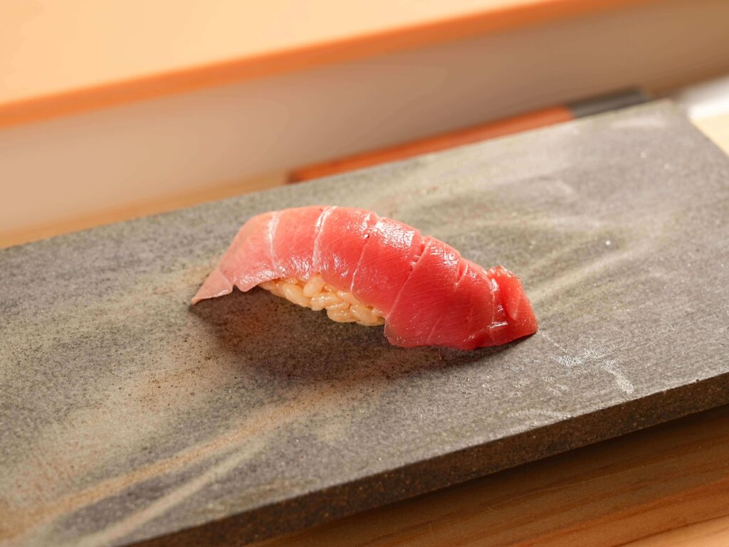 1. Sushi Iwai - แนะนำ 30 ร้านซูชิ (Sushi) ในกรุงเทพฯ เดินทางสะดวก