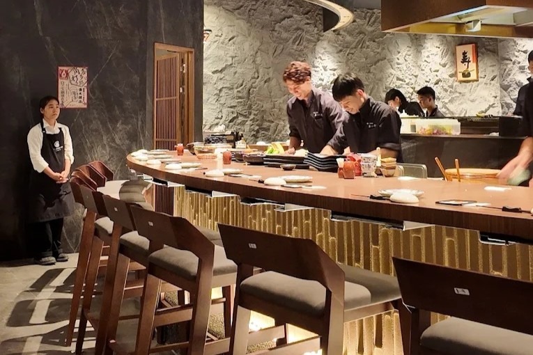 1. Robata Kitaro Sushi KAGUYA Siam Paragon - รวม 10 ร้านซูชิ (Sushi) แถวสยาม ตั้งแต่ราคาเข้าถึงได้จนถึงระดับพรีเมียม