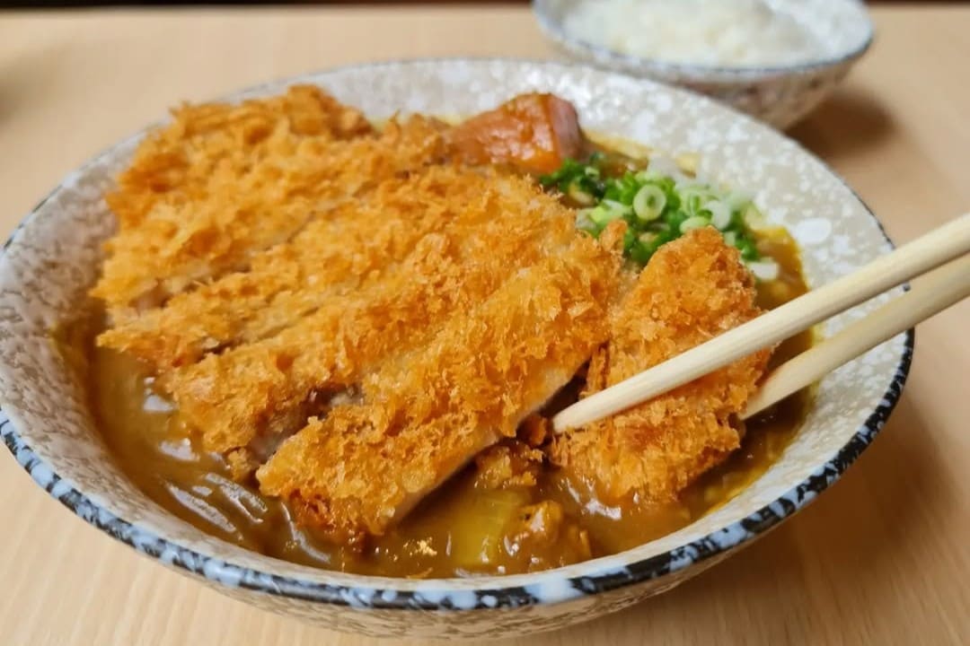 Hinata Izakaya Sutthisan