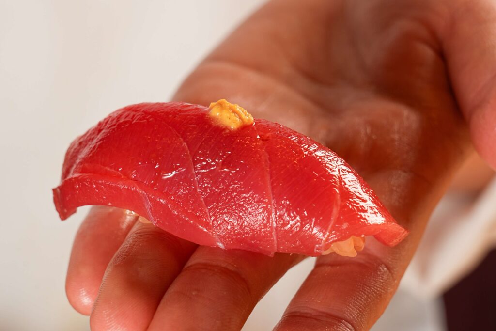 2. Sushi Iwai - 20 ร้านซูชิ (Sushi) ย่านพร้อมพงษ์ อร่อยพรีเมียม เดินทางง่าย