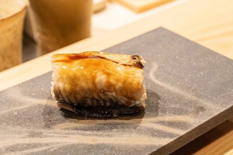 2. Sushi Iwai - 20 ร้านซูชิ (Sushi) ย่านพร้อมพงษ์ อร่อยพรีเมียม เดินทางง่าย