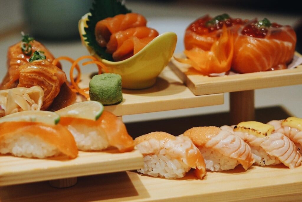 1. Ezoya Hokkaido Sushi Izakaya - 20 ร้านซูชิ (Sushi) ย่านพร้อมพงษ์ อร่อยพรีเมียม เดินทางง่าย