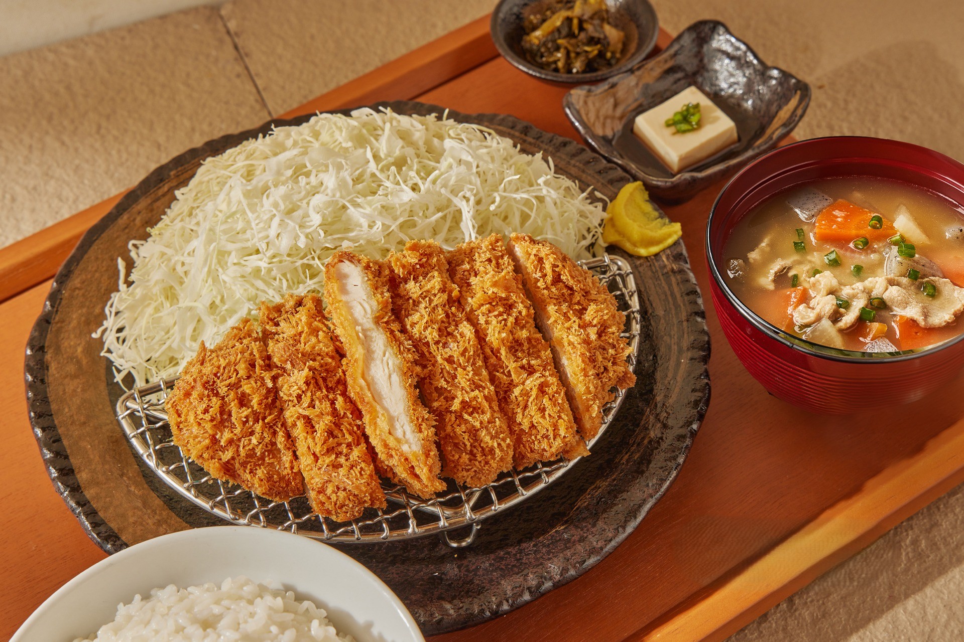 KATSUYA คัตสึยะ