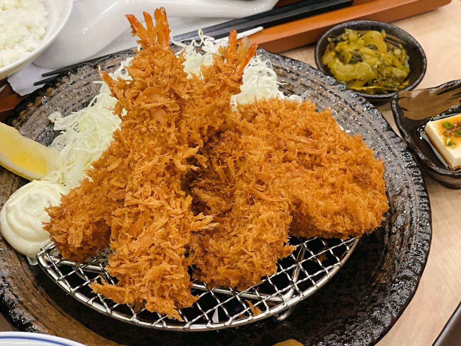 KATSUYA คัตสึยะ