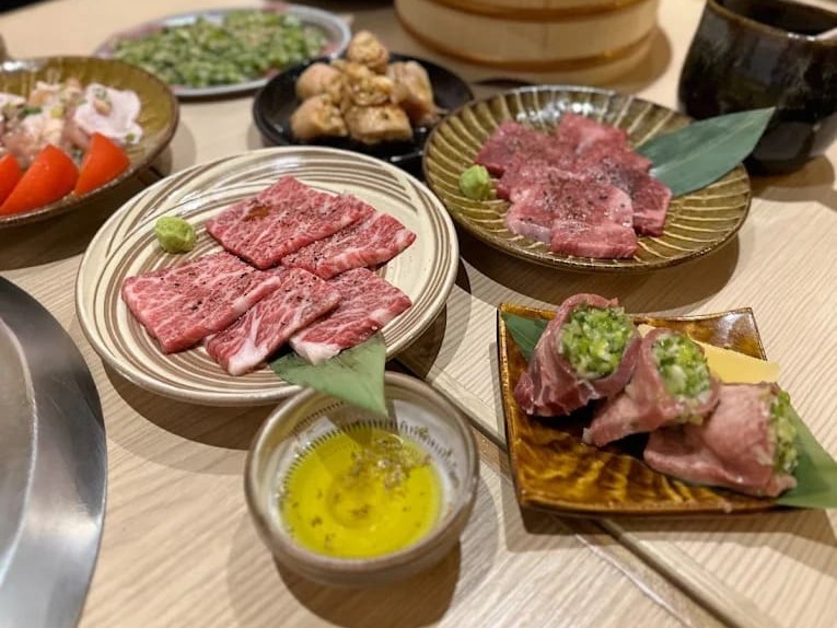 Oniku to Gohan Thonglor