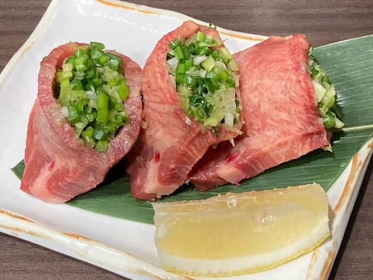 Oniku to Gohan Thonglor