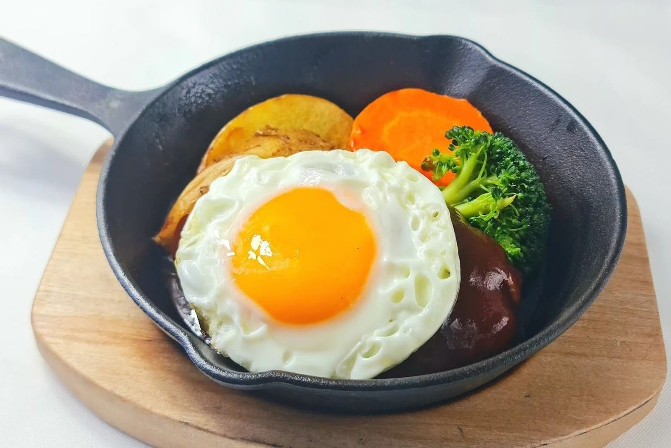 Bistro Izakaya by Yoshoku NIIGATA อาหารญี่ปุ่น อาหารตะวันตกสไตล์ญี่ปุ่น ทองหล่อ อิซากายะ