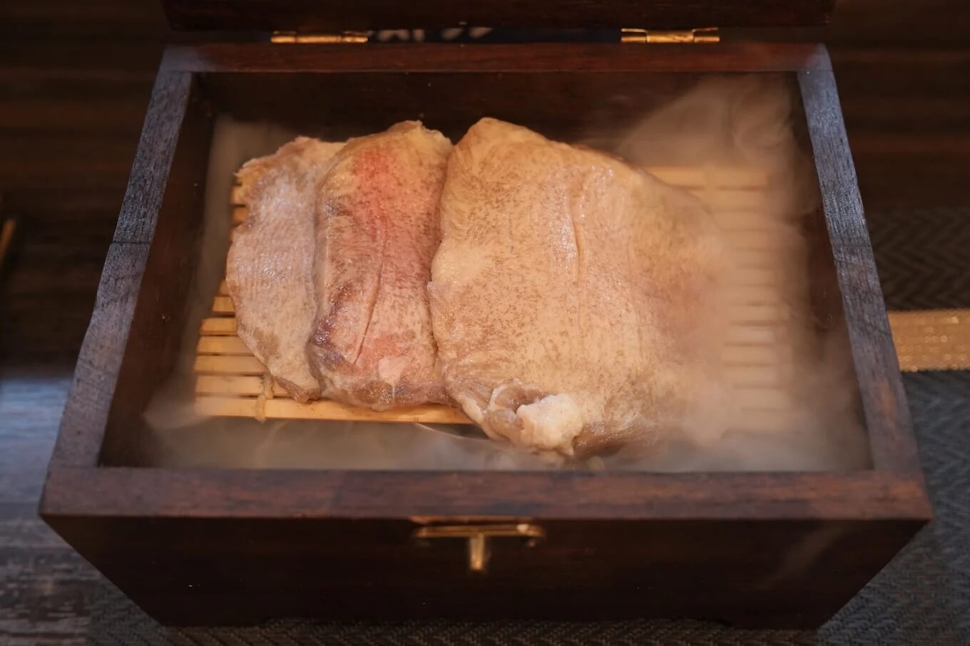 Besuke Beef tongue Restaurant ลิ้นวัวย่าง ลิ้นวัว อาหารญี่ปุ่น ปิ้งย่าง ยากินิกุ ทองหล่อ