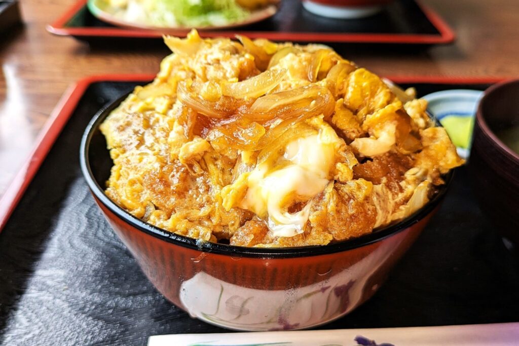 คัตสึด้ง (Katsudon)