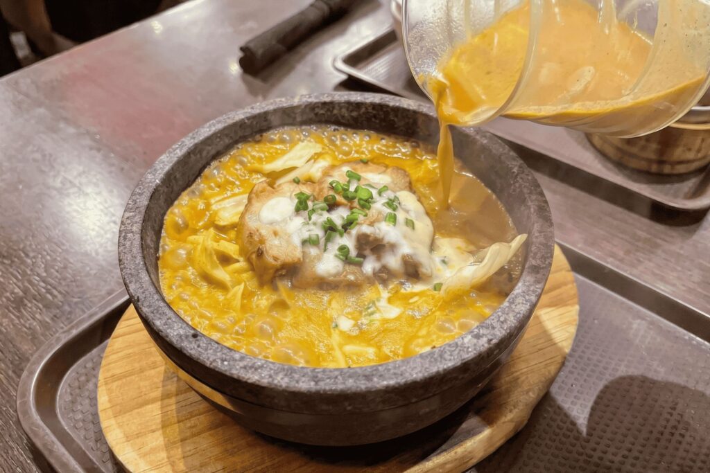 10. Tonkotsu Kazan Ramen - 15 ร้านราเมง (Ramen) ต้นตำรับญี่ปุ่น ที่มาเปิดสาขาในไทย