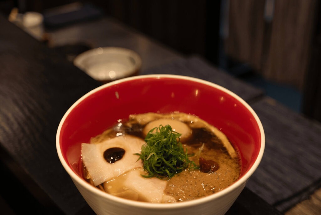 6. Tsuta - 10 ร้านทงคตสึราเมง (Tonkotsu Ramen) ซุปกระดูกหมูเข้มข้น อุดมคอลลาเจน