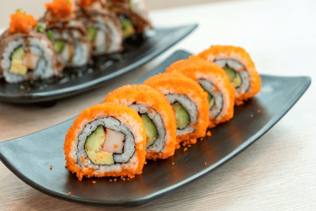 10. Shinkanzen Sushi - 10 ร้านอาหารญี่ปุ่นแคลิฟอร์เนียโรล (California Roll) ซูชิฟิวชั่นแบบกลับด้าน อร่อยฟินเต็มคำ