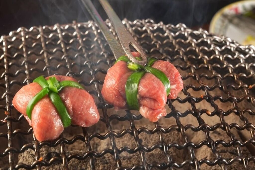 1. Yakiniku Kemuri Japanese BBQ - 8 ร้านยากินิกุ (Yakiniku) แถวย่านนานา ลิ้มรสเนื้อวากิวพรีเมียมส่งตรงจากญี่ปุ่น