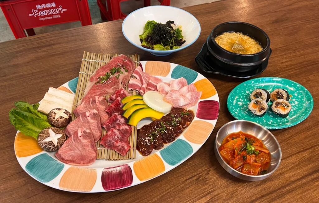 1. Yakiniku Kemuri Japanese BBQ - 8 ร้านยากินิกุ (Yakiniku) แถวย่านนานา ลิ้มรสเนื้อวากิวพรีเมียมส่งตรงจากญี่ปุ่น