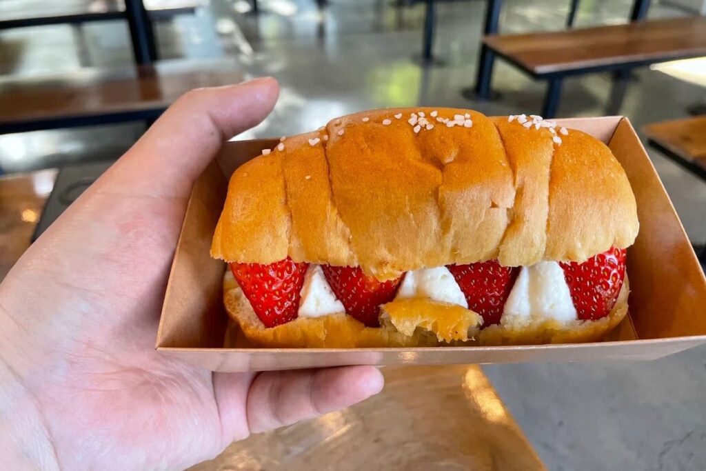10. LoafyCo Bakery House - 15 ร้านขนมปัง แป้งนุ่ม กลิ่นหอมกรุ่น อบสดใหม่ทุกวัน