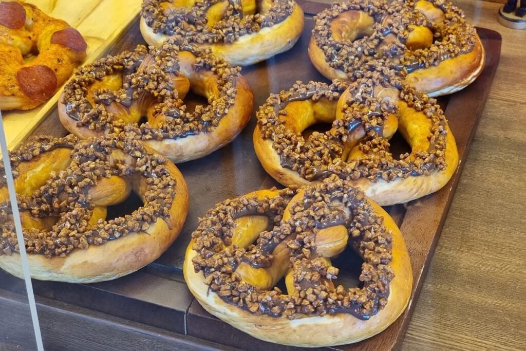 10. LoafyCo Bakery House - 15 ร้านขนมปัง แป้งนุ่ม กลิ่นหอมกรุ่น อบสดใหม่ทุกวัน