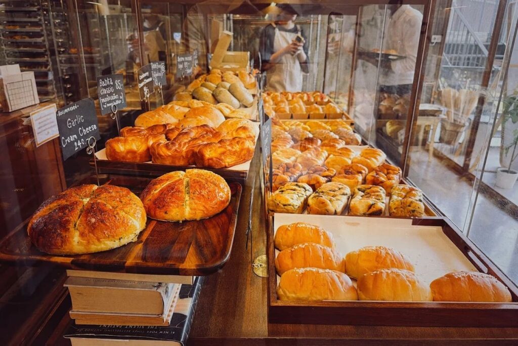 10. LoafyCo Bakery House - 15 ร้านขนมปัง แป้งนุ่ม กลิ่นหอมกรุ่น อบสดใหม่ทุกวัน