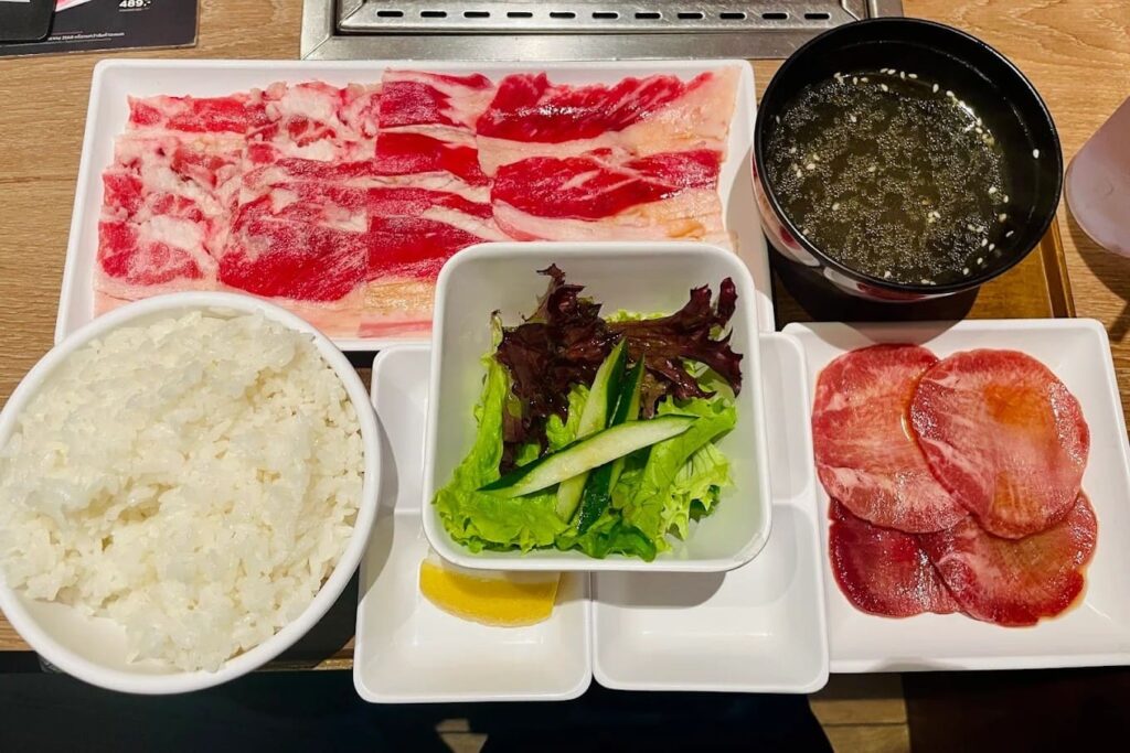 3. Yakiniku Like - 8 ร้านยากินิกุ (Yakiniku) แถวย่านนานา ลิ้มรสเนื้อวากิวพรีเมียมส่งตรงจากญี่ปุ่น