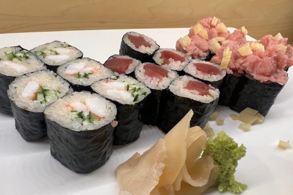 7. Sushi Kiraku - 8 ร้านซูชิ (Sushi) แถวนานา อร่อยสดใหม่ วัตถุดิบส่งตรงจากญี่ปุ่น