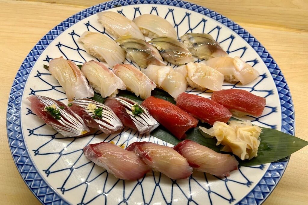 7. Sushi Kiraku - 8 ร้านซูชิ (Sushi) แถวนานา อร่อยสดใหม่ วัตถุดิบส่งตรงจากญี่ปุ่น