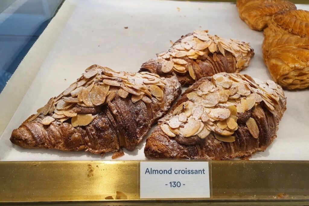 9. Wondering Café & Bakeshop - 15 ร้านขนมปัง แป้งนุ่ม กลิ่นหอมกรุ่น อบสดใหม่ทุกวัน