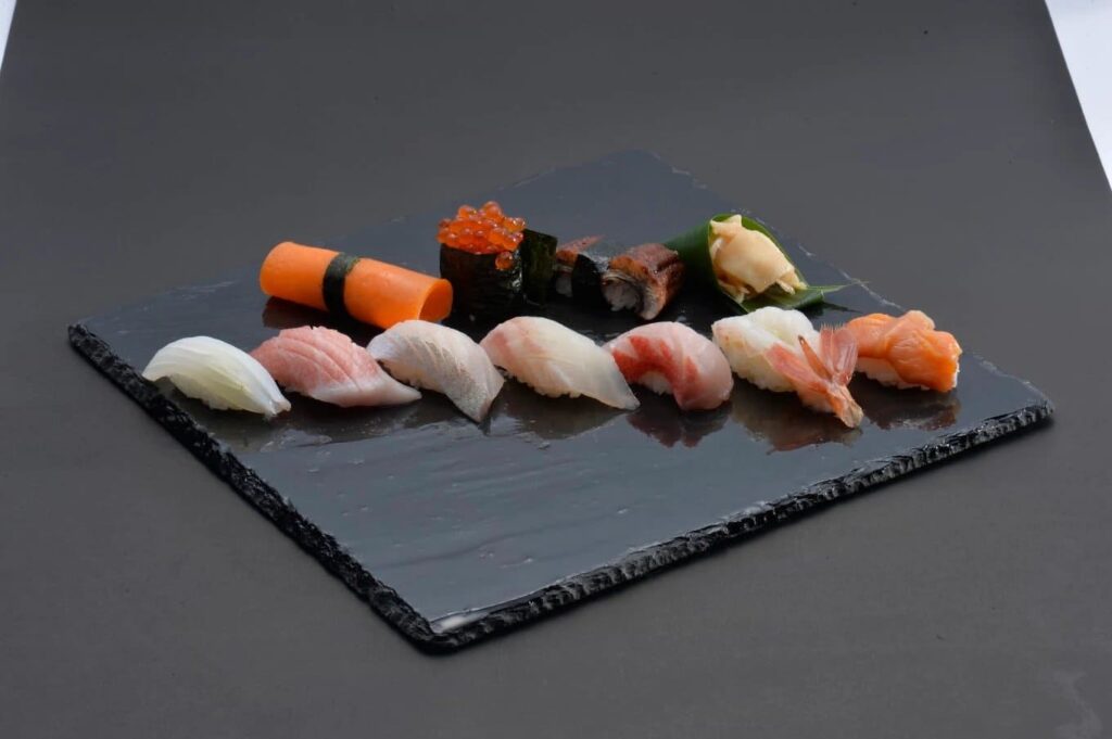 1. Robata Kitaro Sushi KAGUYA - 10 ร้านซูชิ (Sushi) ย่านอโศก สดฟินเหมือนบินไปกินที่เจแปน