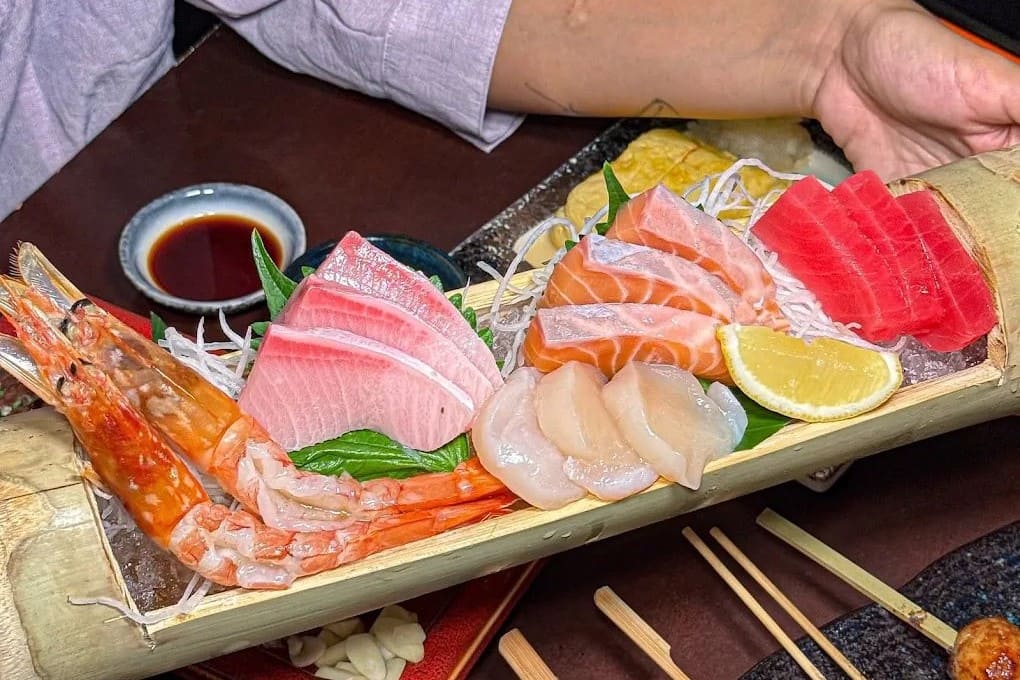 1. SUNNY MAN Naradhiwas - 9 ร้านอิซากายะ (Izakaya) ย่านสาทร เช็กอินร้านนั่งชิลหลังเลิกงาน บรรยากาศดี