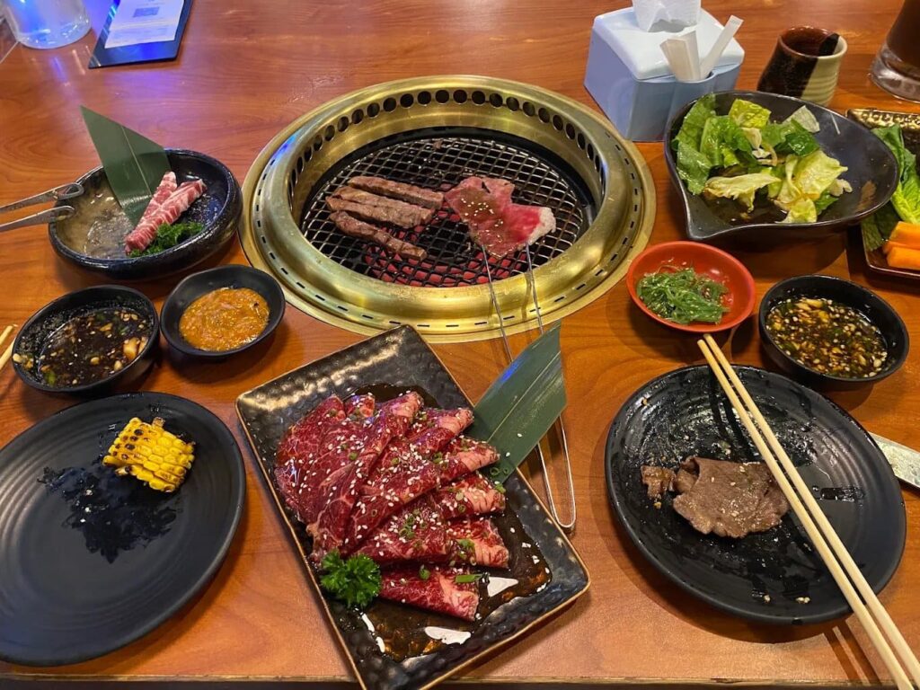 1. WaQ Yakiniku Esplanade Ratchada - 7 ร้านยากินิกุ (Yakiniku) ย่านรัชดา-รามอินทรา สายปิ้งย่างเนื้อพรีเมียมต้องปักหมุด