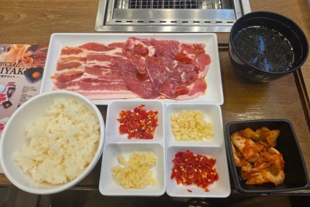 1. Yakiniku Like - 10 ร้านยากินิกุ (Yakiniku) แถวพระราม 9 เนื้อพรีเมียม บุฟเฟต์จัดเต็ม