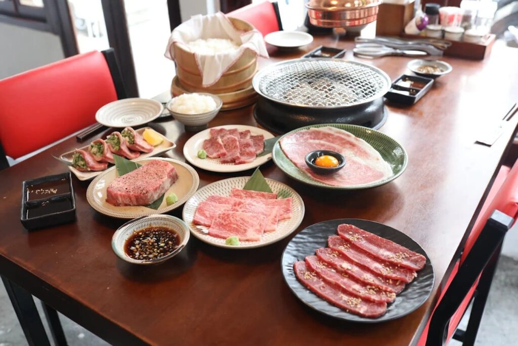 1. Yakiniku Oniku to Gohan Sathon Branch - 10 ร้านยากินิกุ (Yakiniku) ย่านสาทร รวมพิกัดเนื้อย่างสุดพรีเมียม สายเนื้อตัวจ