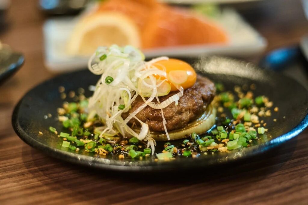 1. Yakitori Ban Ban Ekkamai - 10 ร้านอิซากายะ (Izakaya) เอกมัย บรรยากาศสุดชิล นั่งดื่มฟิน กินเพลินหลังเลิกงาน