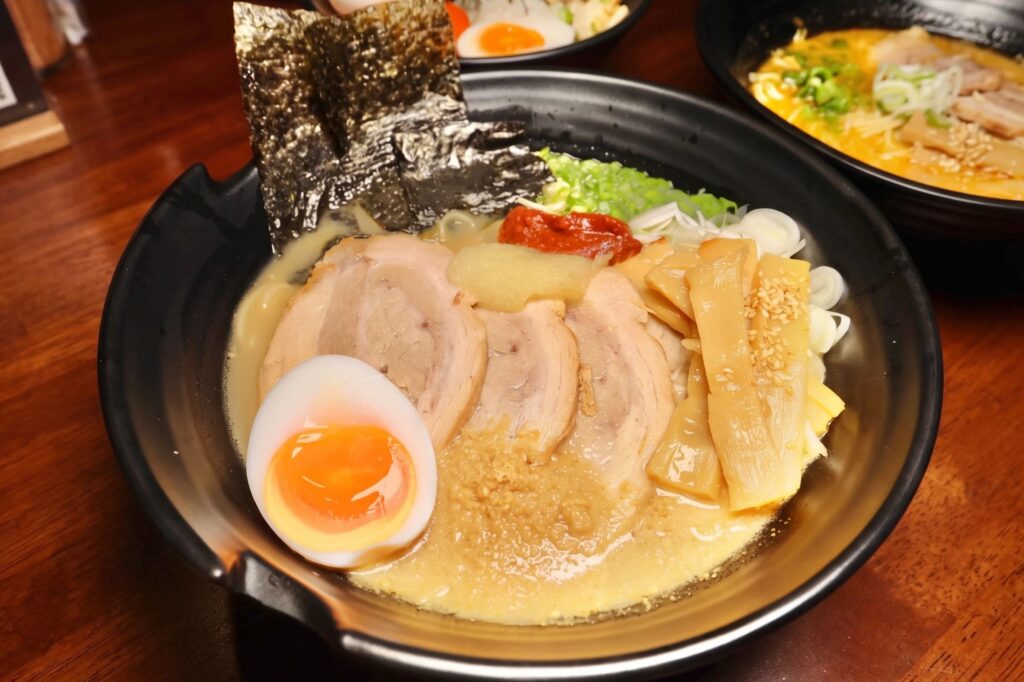 10. KARAWA RAMEN - 10 ราเมง (Ramen) รัชดา ตามพิกัดร้านอร่อยได้ตั้งแต่มื้อเที่ยงยันดึก