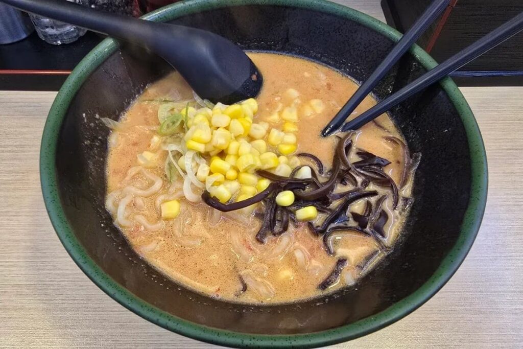 10. Tomato Ramen - 10 ร้านราเมง (Ramen) ย่านสีลม อร่อยเด็ดจนต้องซดหมดชาม