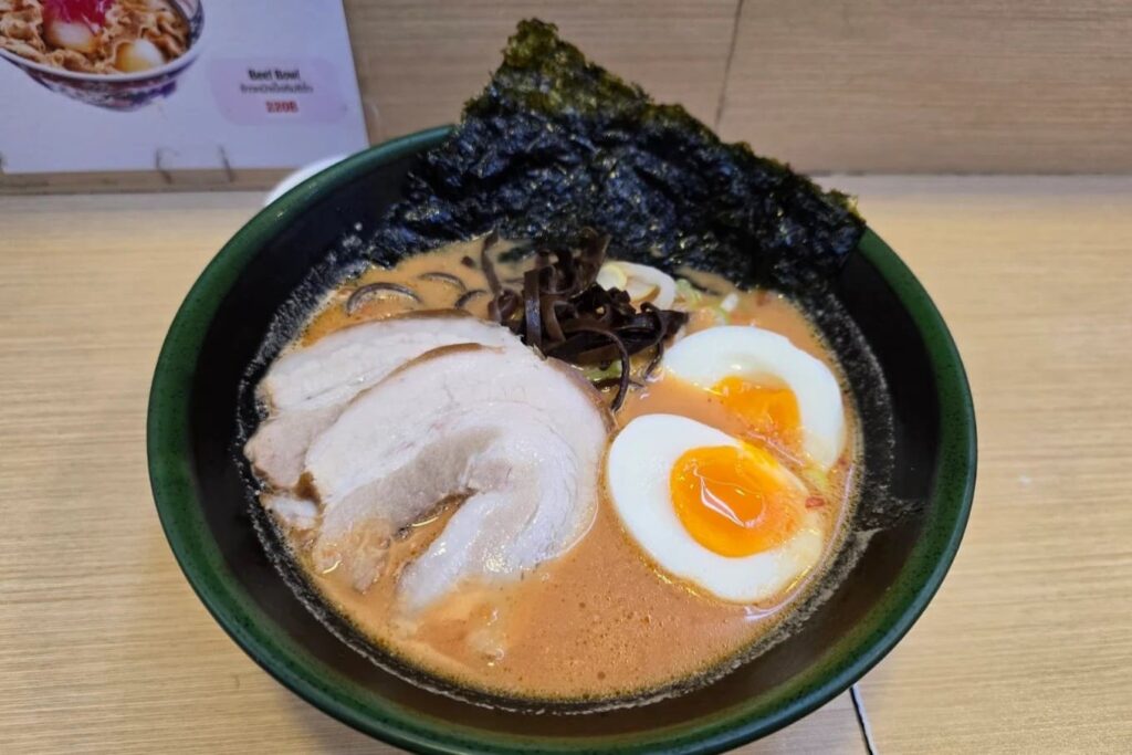 10. Tomato Ramen - 10 ร้านราเมง (Ramen) ย่านสีลม อร่อยเด็ดจนต้องซดหมดชาม