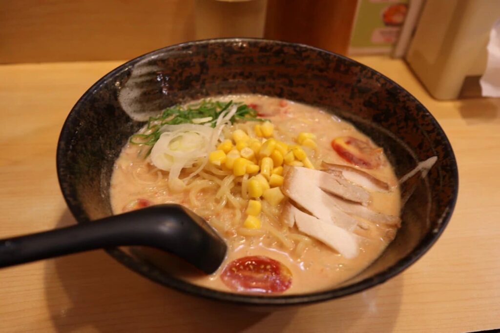 10. Tomato Ramen - 10 ร้านราเมง (Ramen) ย่านสีลม อร่อยเด็ดจนต้องซดหมดชาม