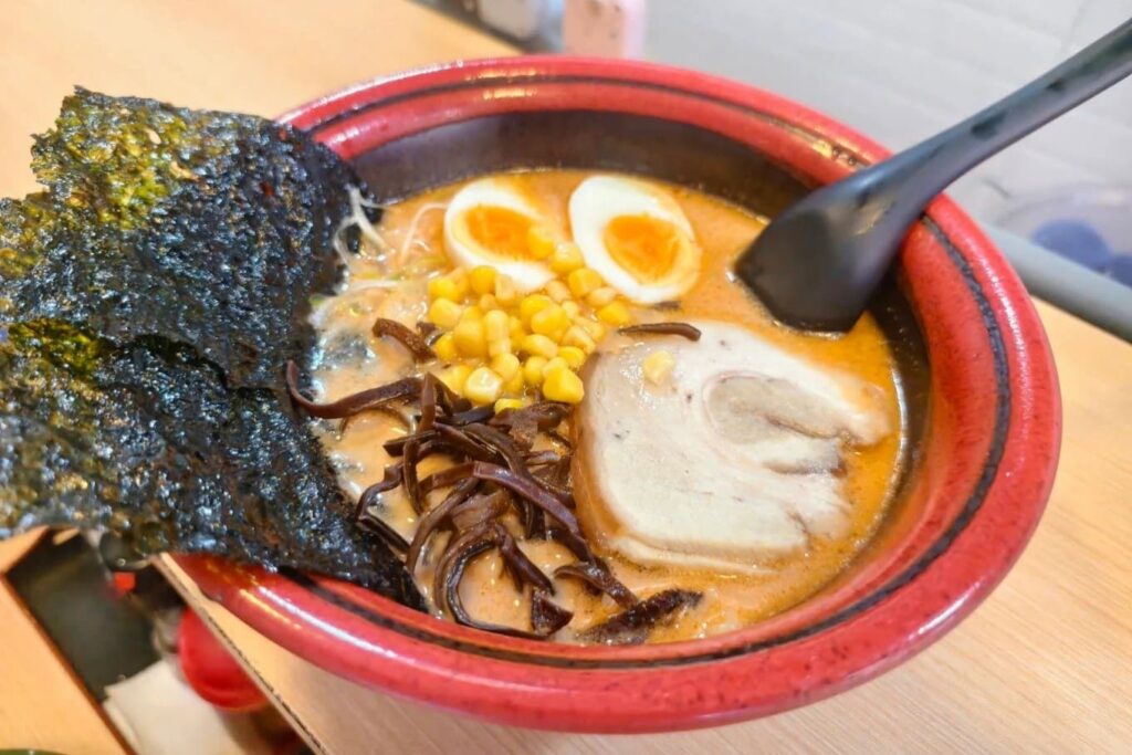 10. Tomato Ramen - 10 ร้านราเมง (Ramen) ย่านสีลม อร่อยเด็ดจนต้องซดหมดชาม