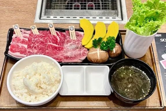 10. Yakiniku Like - 10 ร้านยากินิกุ (Yakiniku) ย่านสาทร รวมพิกัดเนื้อย่างสุดพรีเมียม สายเนื้อตัวจริงต้องมาโดน
