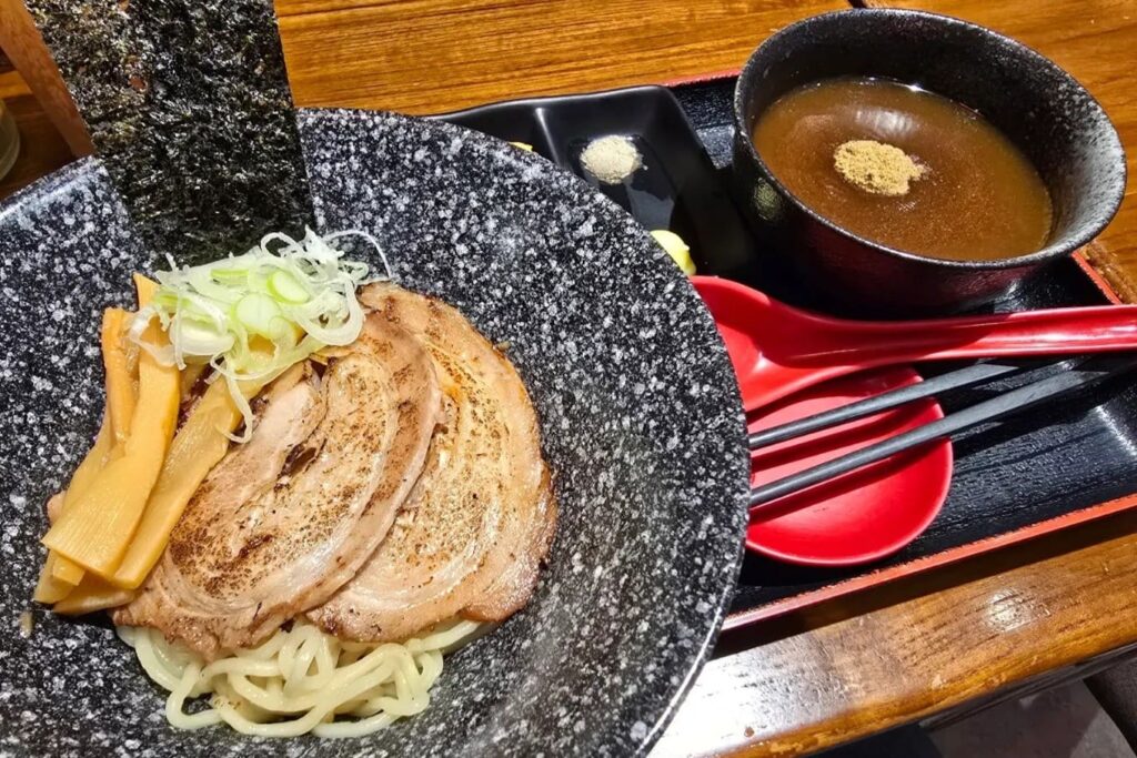 15. Ramenga Gold - 15 ร้านอาหารญี่ปุ่น เดอะมอลล์ งามวงศ์วาน (The Mall Lifestore Ngamwongwan) มื้อด่วนหรือมื้อใหญ่กับครอบ