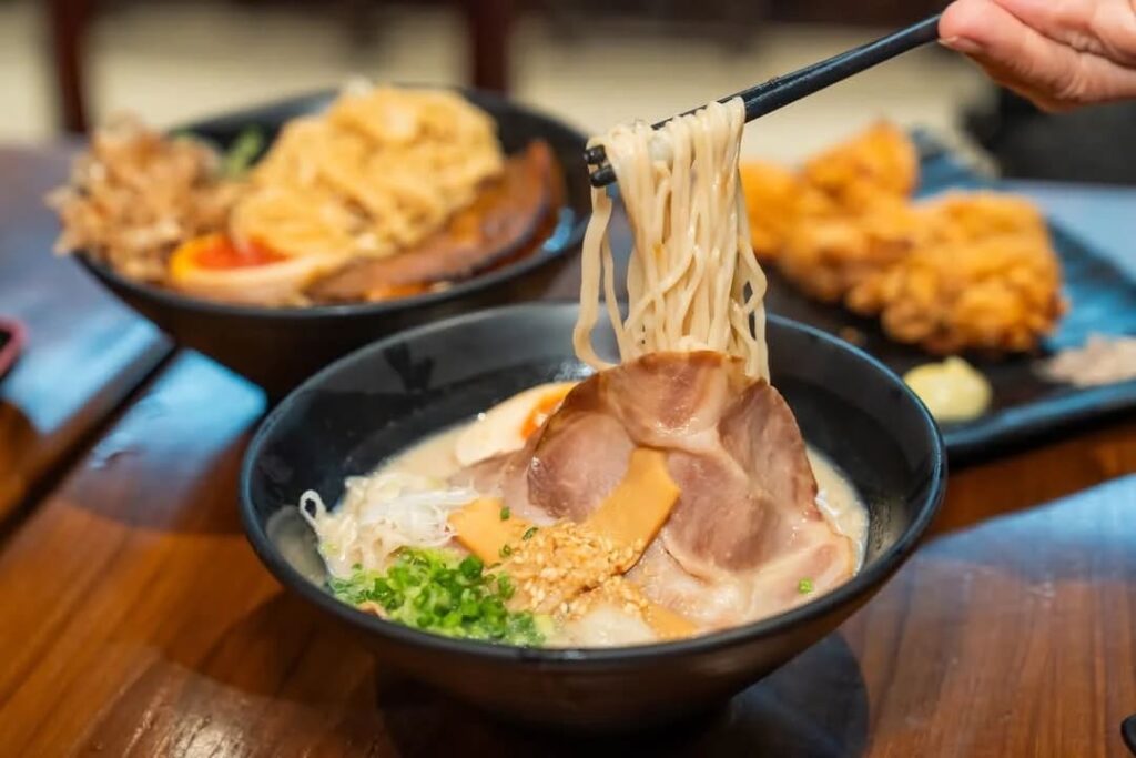 15. Ramenga Gold - 15 ร้านอาหารญี่ปุ่น เดอะมอลล์ งามวงศ์วาน (The Mall Lifestore Ngamwongwan) มื้อด่วนหรือมื้อใหญ่กับครอบ