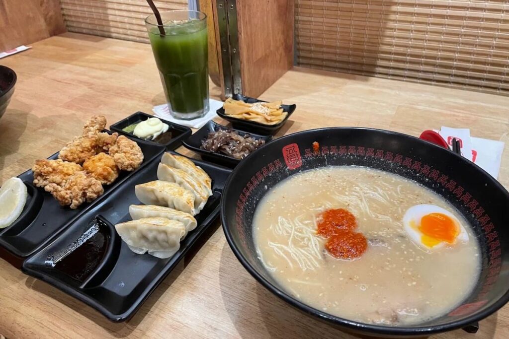 2. A RAMEN Silom - 10 ร้านราเมง (Ramen) ย่านสีลม อร่อยเด็ดจนต้องซดหมดชาม
