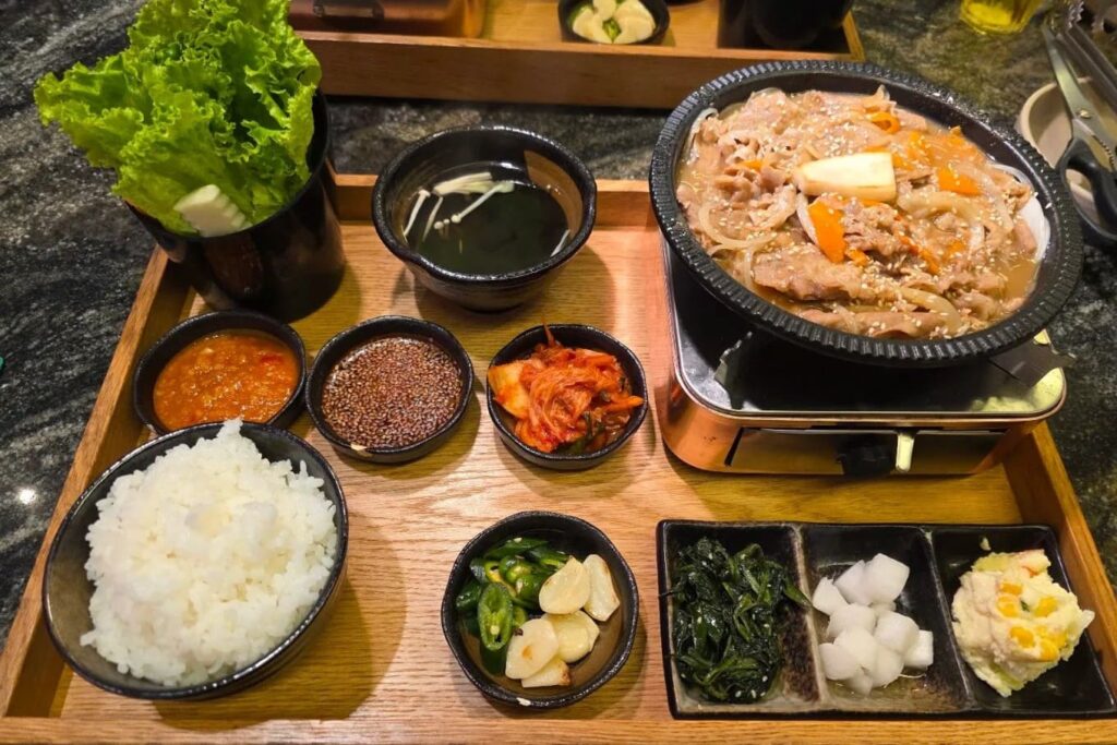 2. Sukishi - 10 ร้านยากินิกุ (Yakiniku) แถวพระราม 9 เนื้อพรีเมียม บุฟเฟต์จัดเต็ม