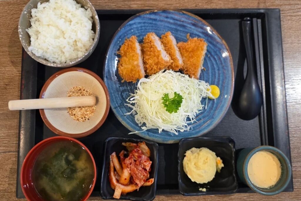 3. Aso Tonkatsu - 15 ร้านอาหารญี่ปุ่น เดอะมอลล์บางกะปิ (The Mall Lifestore Bangkapi) เช็กลิสต์ร้านเด็ด อร่อยคุ้มค่า