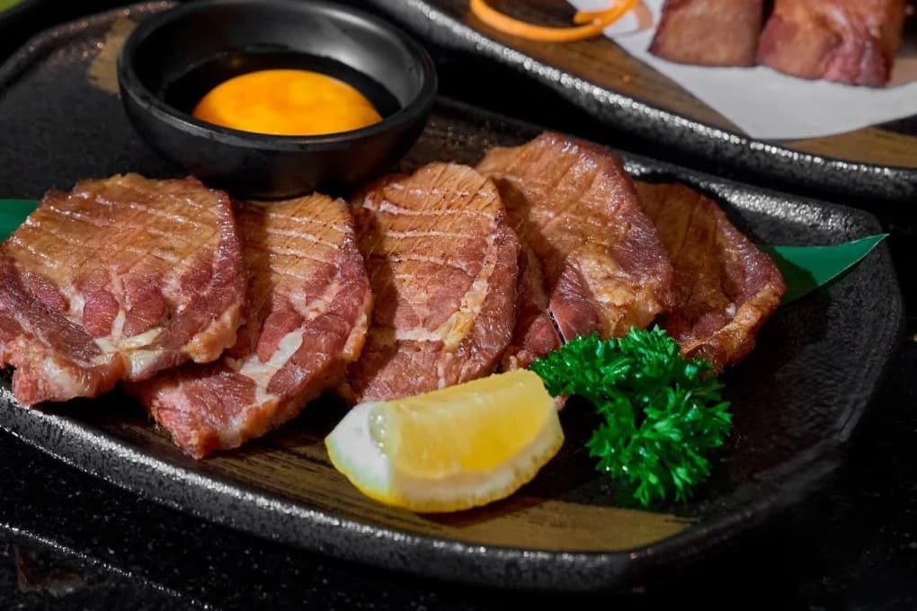 3. Kouen Yakiniku & Sushi Bar - 10 ร้านยากินิกุ (Yakiniku) ย่านสาทร รวมพิกัดเนื้อย่างสุดพรีเมียม สายเนื้อตัวจริงต้องมาโด