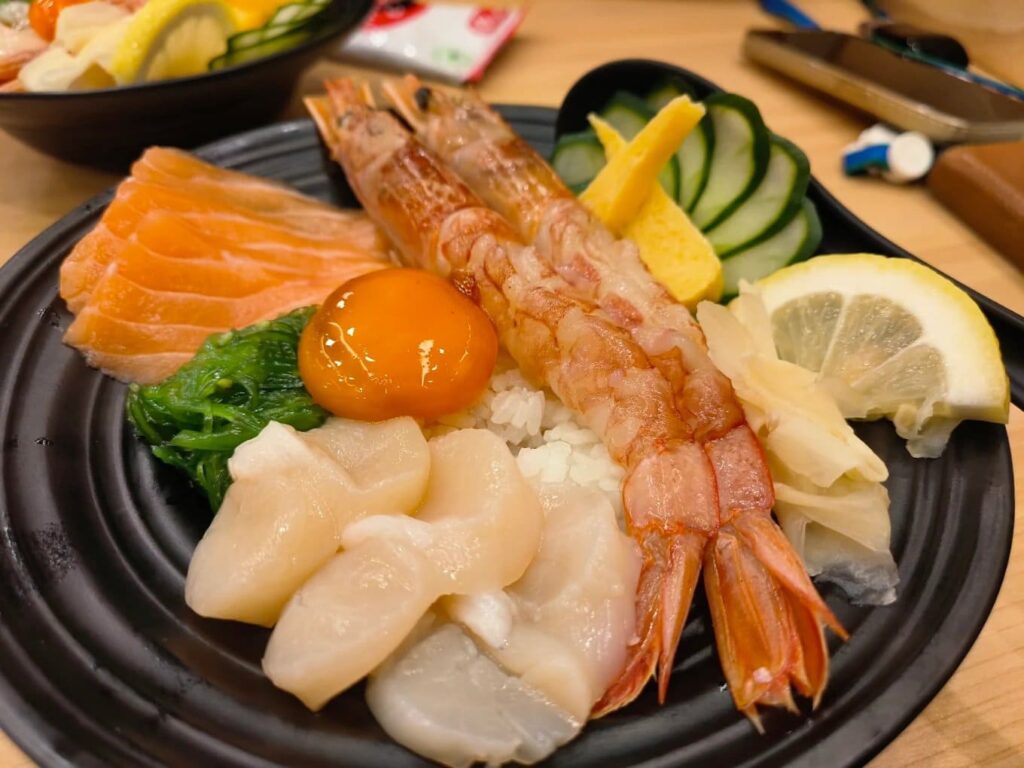 3. Shinkanzen Sushi - 9 ร้านเมนูซูชิ (Sushi) ย่านรัชดา สด อร่อย คุ้มราคา สายอาหารญี่ปุ่นต้องปักหมุด