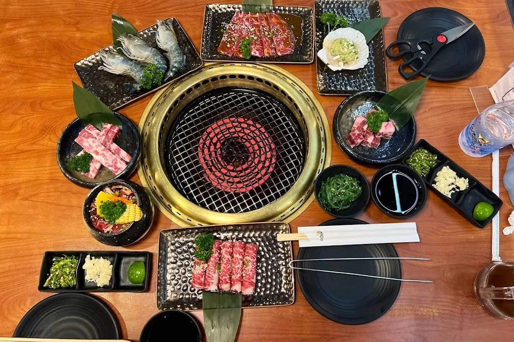 3. WaQ Yakiniku Esplanade Ratchada - 10 ร้านยากินิกุ (Yakiniku) แถวพระราม 9 เนื้อพรีเมียม บุฟเฟต์จัดเต็ม