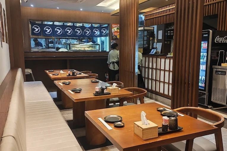 3. Yurijin Izakaya & Japanese Dining Ekkamai - 10 ร้านอิซากายะ (Izakaya) เอกมัย บรรยากาศสุดชิล นั่งดื่มฟิน กินเพลินหลังเ