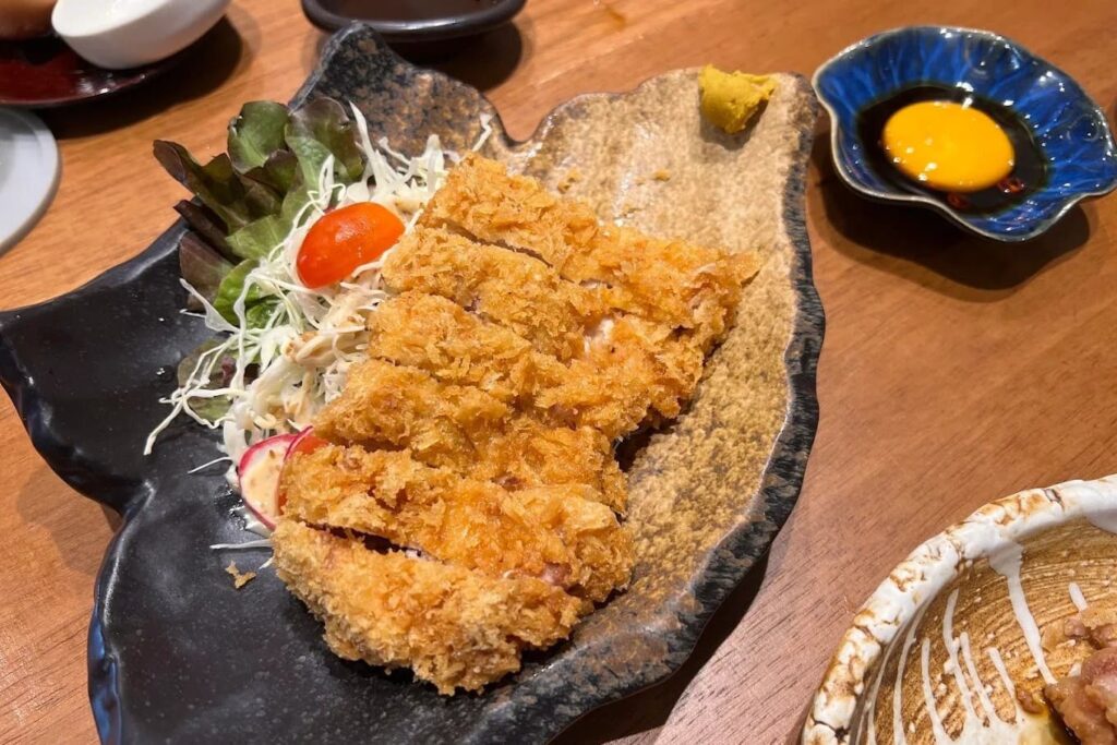 3. Yurijin Izakaya & Japanese Dining Ekkamai - 10 ร้านอิซากายะ (Izakaya) เอกมัย บรรยากาศสุดชิล นั่งดื่มฟิน กินเพลินหลังเ