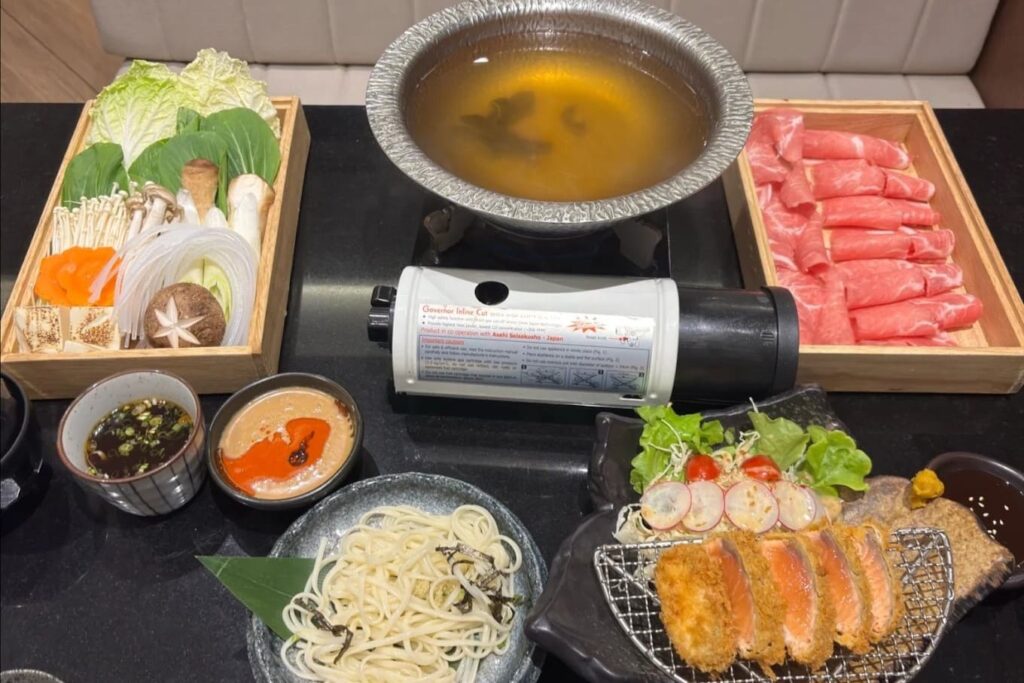 3. Yurijin Izakaya & Japanese Dining Ekkamai - 10 ร้านอิซากายะ (Izakaya) เอกมัย บรรยากาศสุดชิล นั่งดื่มฟิน กินเพลินหลังเ