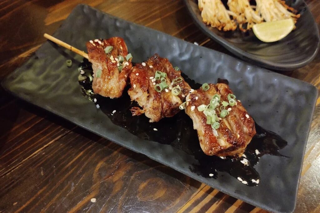 4. Kenshin Izakaya Thaniya - 9 ร้านอิซากายะ (Izakaya) ย่านสาทร เช็กอินร้านนั่งชิลหลังเลิกงาน บรรยากาศดี