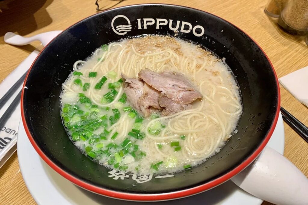 5. Ippudo - 10 ร้านราเมง (Ramen) ย่านสีลม อร่อยเด็ดจนต้องซดหมดชาม